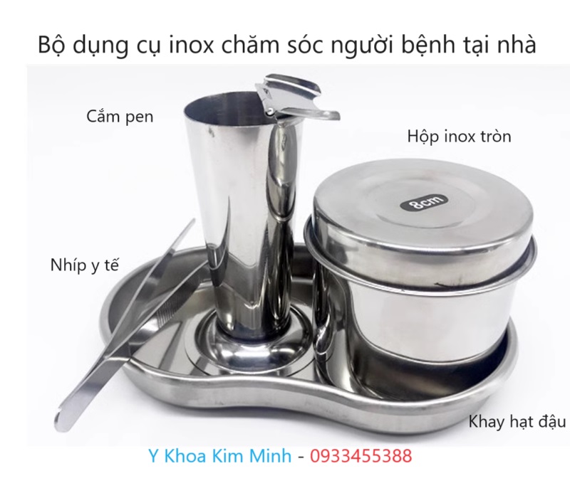 Bộ dụng cụ y tế gồm pen kéo nhíp y tế, khay hạt đậu inox, hộp gòn y tế có nắp, cắm pen bán ở Y Khoa Kim Minh