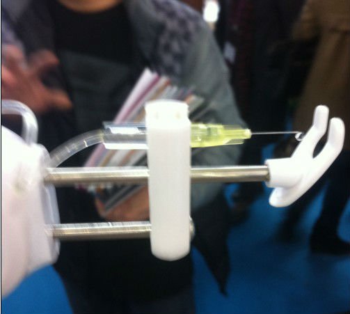 Ban gia si sung bom tiem my pham vao da BL038 Y Khoa Kim Minh