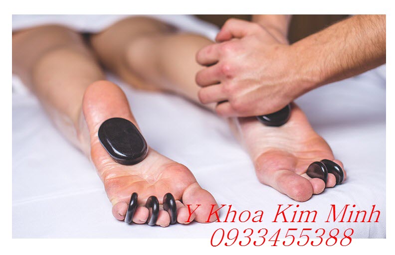 Đá nóng dùng masage chân và massage huyệt đao