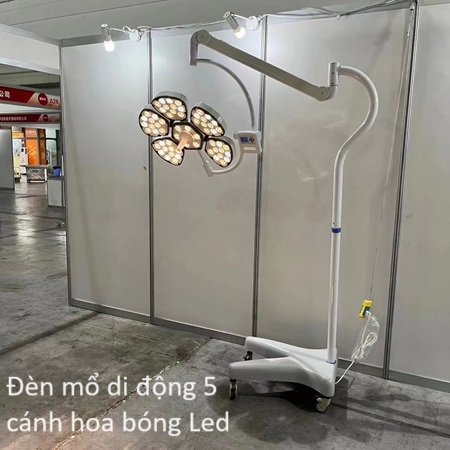 Đèn mổ di động 5 cánh hóa bóng Led dùng cho phẫu thuật y tế thẩm mỹ