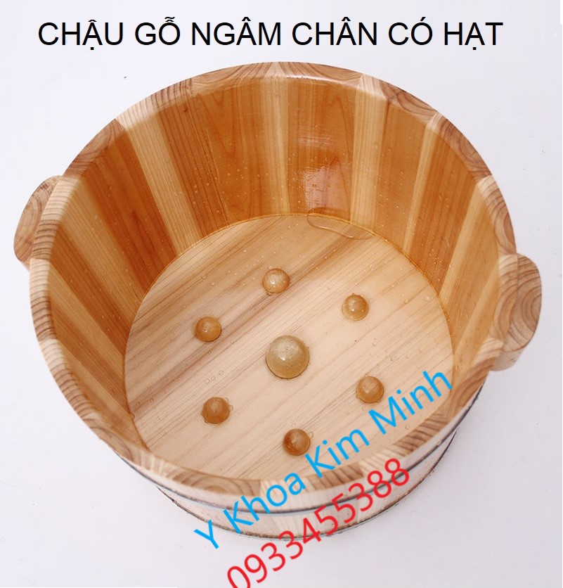 Chậu gỗ ngâm chân có hạt dùng cho ngành vật lý trị liệu