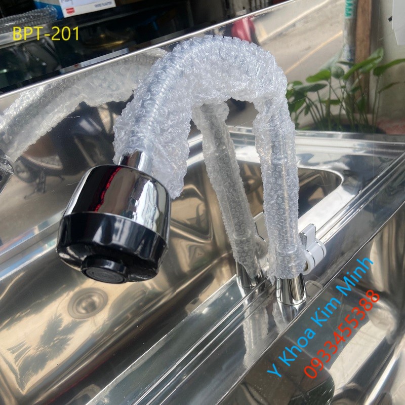 Vòi nước xả tự động khi chạm gối của bồn rửa dụng cụ phẫu thuật phòng mổ BPT-201