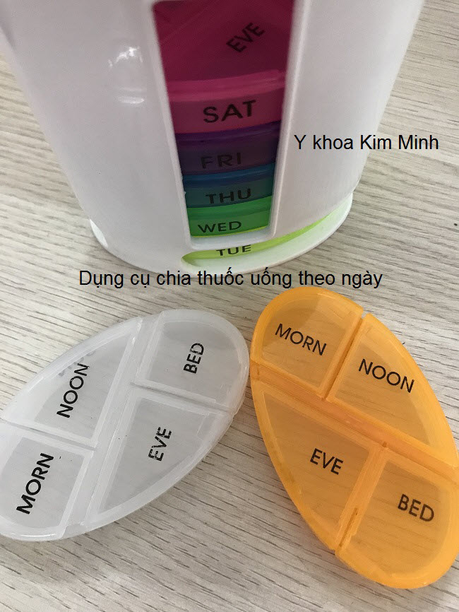 Hop nhua dung thuoc uong theo ngay Kim Minh