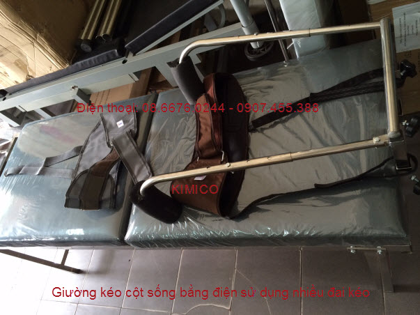 C&aacute;ch chữa trị bệnh đau cột sống bằng giường k&eacute;o cột sống KMK021