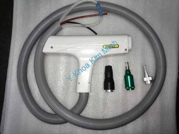 Tay cam may ban laser yag 3 dau Y Khoa Kim Minh