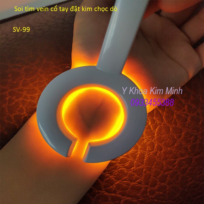 Tìm tĩnh mạch đăt vein - Y khoa Kim Minh Đèn soi tìm tĩnh mạch cổ tay đặt vein - Y Khoa Kim Minh