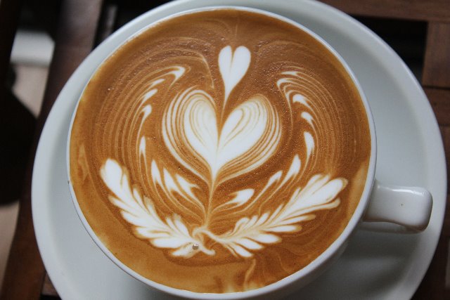 Uống c&agrave; ph&ecirc; c&oacute; lợi cho sức khỏe