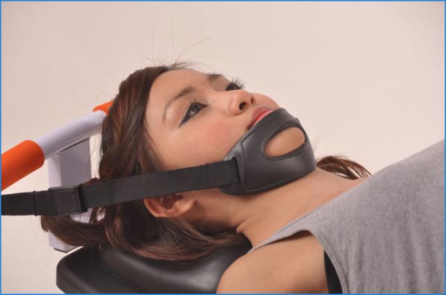 Dụng-cụ-keo-cột-sống-lưng-Traction-Bench-S689