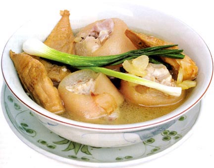 m&oacute;ng gi&ograve; heo chữa v&ocirc; sinh v&agrave; suy thận